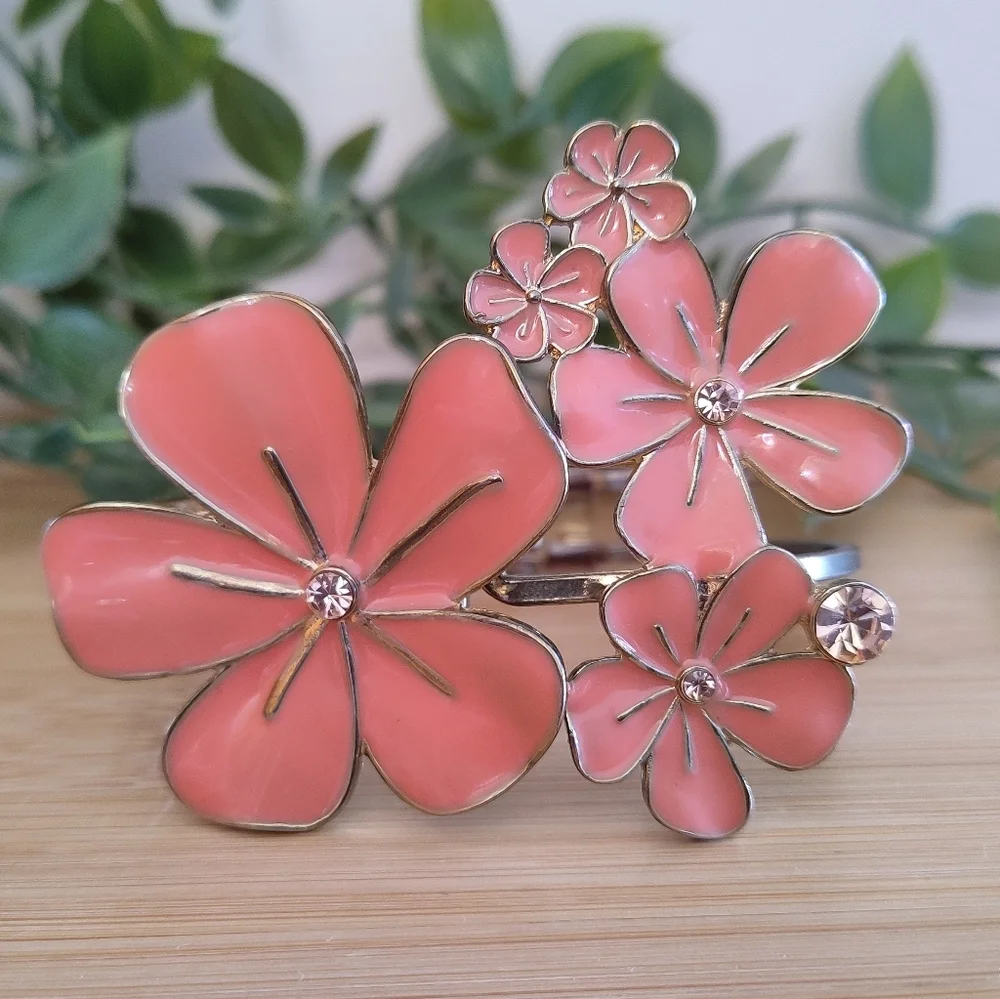 💎3/30💎 Floral Statement Bracelet - Picture 4 of 8